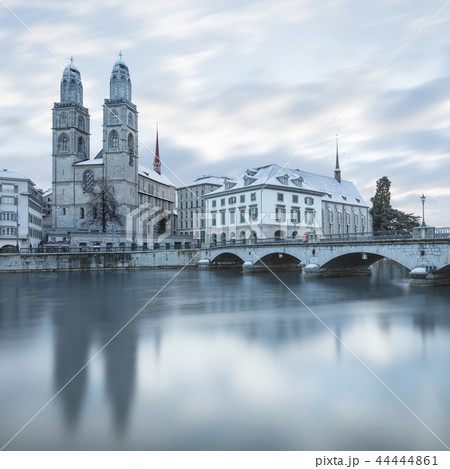 Old Zurich town in winter , view on river 44444861