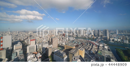 日本の東京都市景観  築地市場・83年の歴史に幕、6日営業終了。右奥は、豊洲市場など＝10月6日撮影 44448909