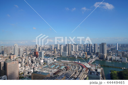 日本の東京都市景観  築地市場・83年の歴史に幕、6日営業終了。右奥は、豊洲市場など＝10月6日撮影 44449465