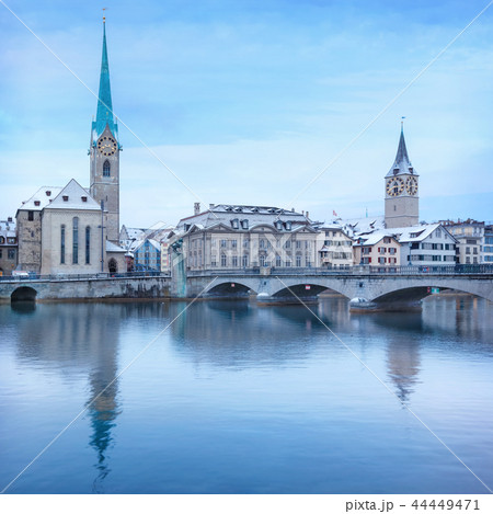 Old Zurich town in winter, view on lake Old Zurich town in winter, view on lake 44449471