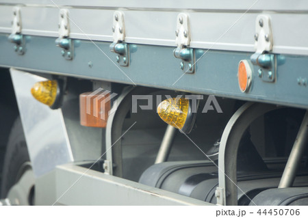 トラックのサイドマーカーランプ  44450706