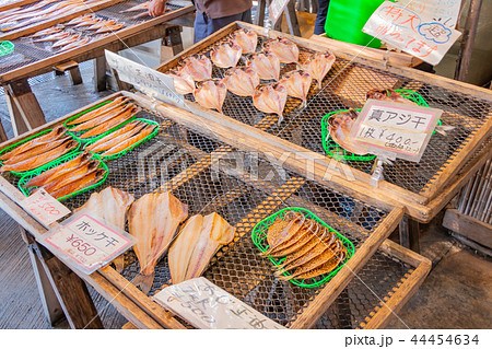 静岡県沼津市　沼津港の海産物商店 44454634