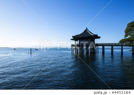 早朝の浮御堂 44455164