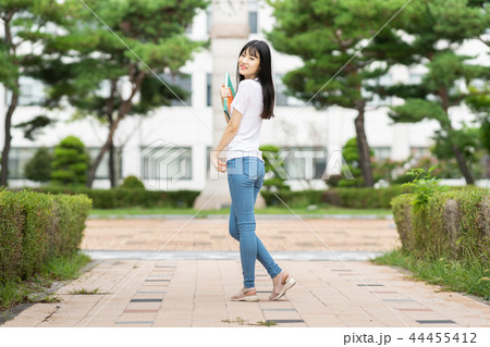 女子大生 大学生 学生 44455412