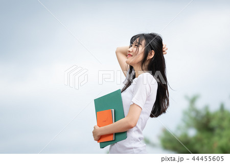 女子大生 大学生 学生 44455605