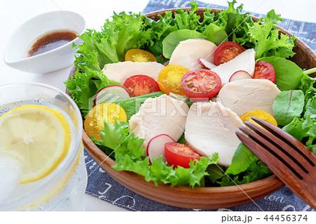 チキンサラダの素材写真 チキンサラダの素材写真 44456374