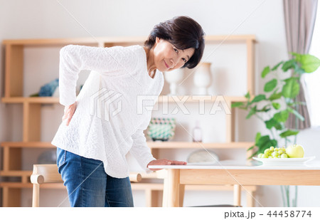 腰痛 腰痛 44458774