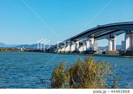 琵琶湖大橋 大津市側から 44463808