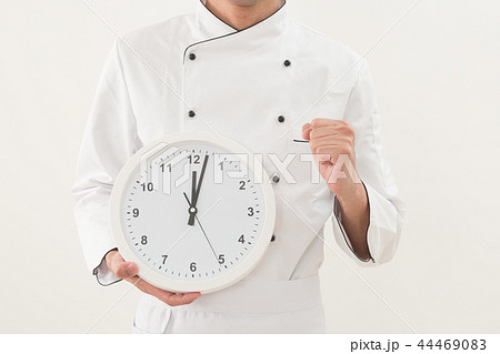 時計を持つ男性 時計を持つ男性 44469083