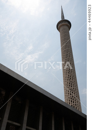 インドネシア国立モスクの外観 44469923