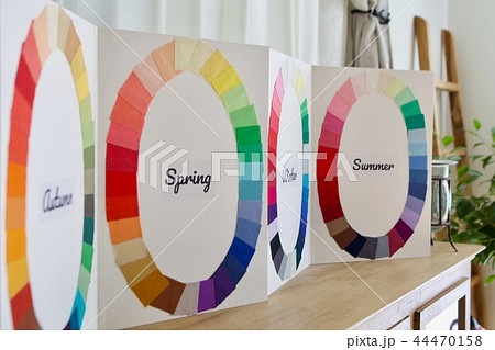 パーソナルカラー診断　シーズンボード 44470158