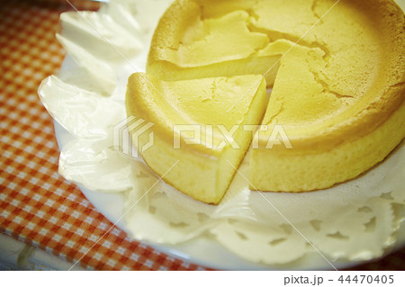ベイクドチーズケーキ 44470405