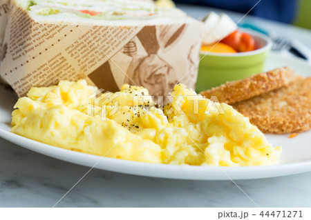 ブランチ ブレックファースト 朝ごはん 44471271