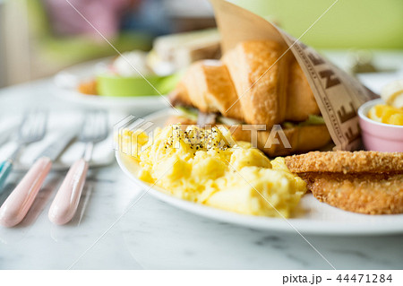 ブランチ ブレックファースト 朝ごはん 44471284