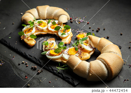 Butter croissant sandwiches Butter croissant sandwiches 44472454