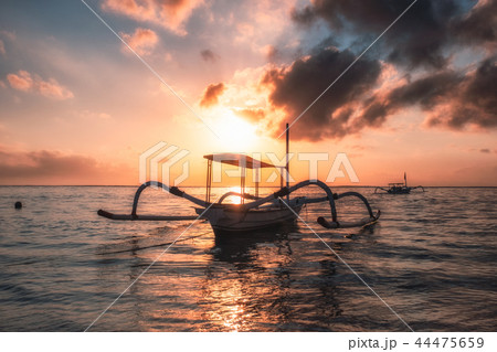 Ancient traditional Jukung fishing boat Ancient traditional Jukung fishing boat 44475659