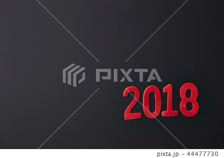 2018年の文字 黒背景コピースペース 年末イメージ 2018年の文字 黒背景コピースペース 年末イメージ 44477730