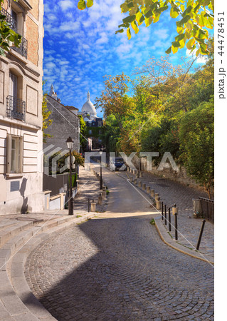 Montmartre in Paris, France 44478451