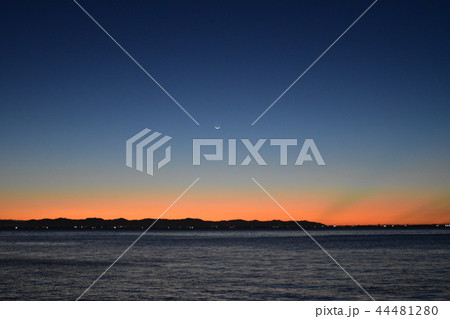 日の出前の静けさ 日の出前の静けさ 44481280