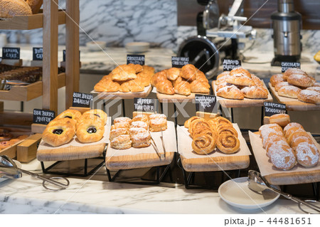 Breakfast lines of different flavor danishs buns 44481651