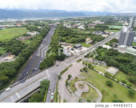 アウトバーン 自動車道 自動車専用道路 44483072