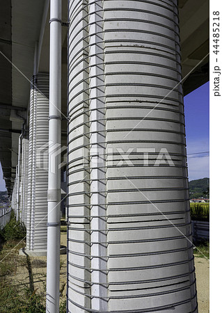 新幹線高架橋脚耐震補強 44485218