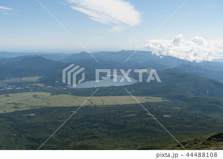 山梨県 山中湖を空から望む 44488108