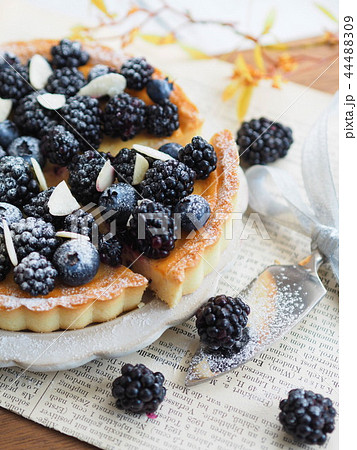 ブランブリー ヘッジ ブラックベリータルト お皿 レシピ プレート