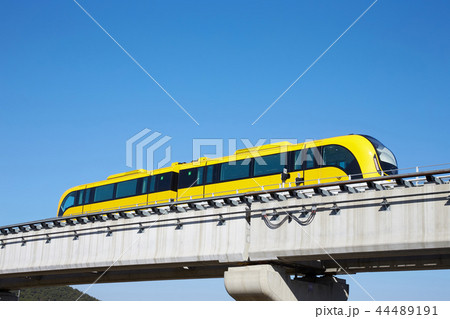 列車 磁気浮上列車 線路 44489191