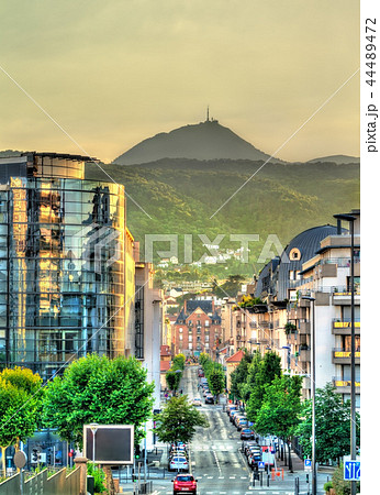 View of Puy de Dome volcano from Clermont-Ferrand, France View of Puy de Dome volcano from Clermont-Ferrand, France 44489472