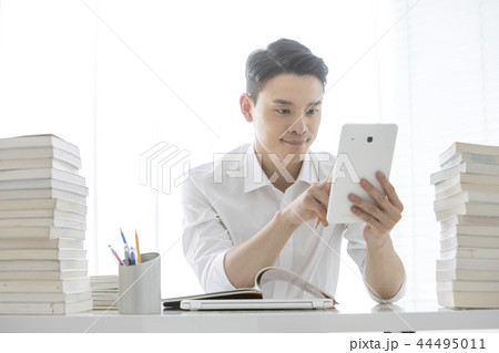 男 男性 男の子 44495011