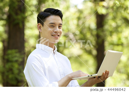 男 男性 男の子 44496042
