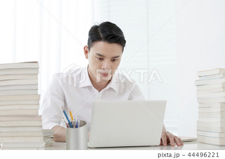 男 男性 男の子 44496221