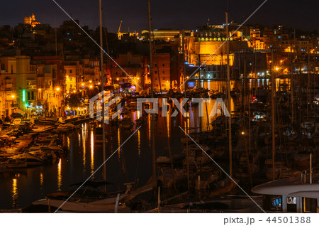 View to marina in Il-Birgu in the evening 44501388