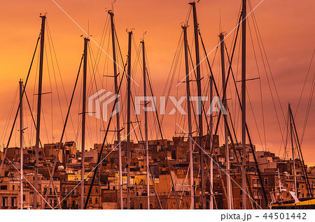 Pink evening in Senglea 44501442