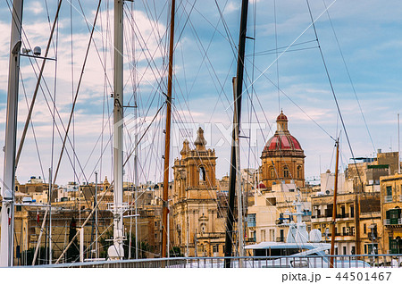 View to St. Lawrence's Church in Il-Birgu 44501467