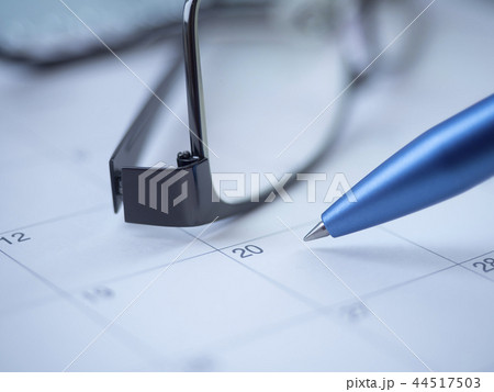 ビジネスイメージ・カレンダー・メガネ 44517503