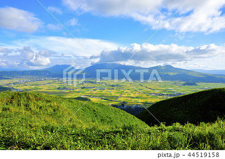 絶景の晴天空 阿蘇大観峰付近風景写真 Daikanbo scenery Japan 44519158