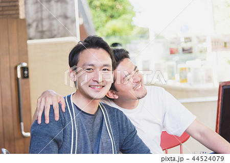 仲良し男性2人(同性愛・LGBT) 仲良し男性2人(同性愛・LGBT) 44524079