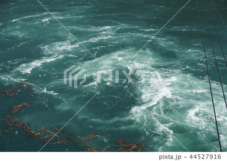 ナイアガラの滝　ワールプール 44527916