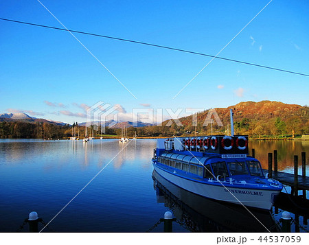 イギリス湖水地方ウィンダミア湖 Windermere In England の写真素材