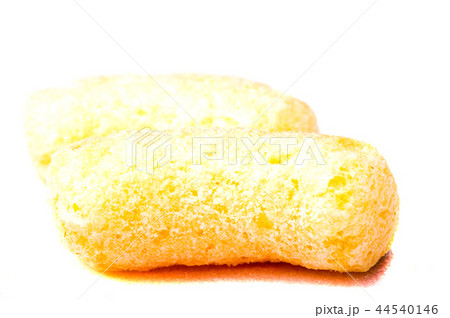 Falling flakes breakfast cereal isolated Falling flakes breakfast cereal isolated 44540146