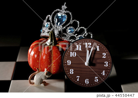 シンデレラ　過ぎた時間　門限 44550447