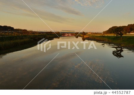 印旛小水路夕暮れ 千葉県印西市  印旛小水路夕暮れ 千葉県印西市  44552787