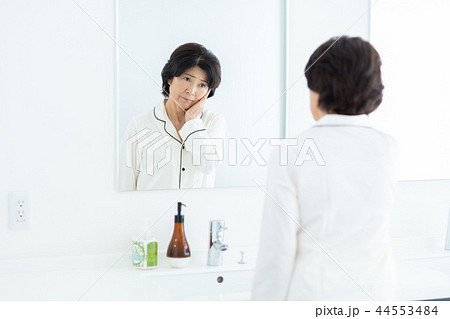 シニアの女性 シニアの女性 44553484