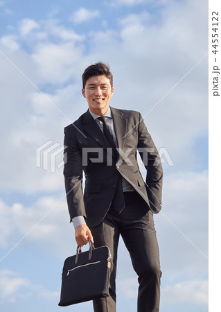 20代 会社員 韓国人 44554122