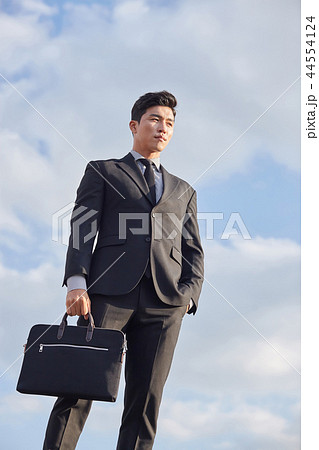 スーツ 正装 20代 44554124