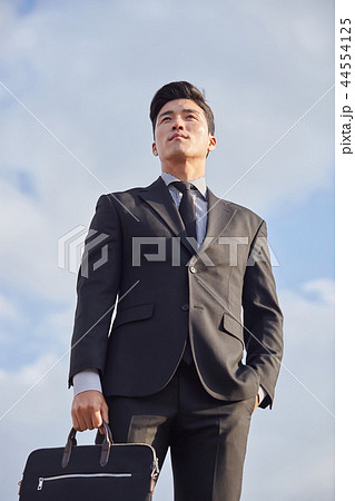 20代 会社員 韓国人 44554125