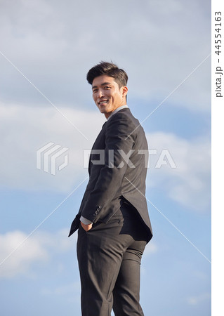 20代 会社員 韓国人 44554163