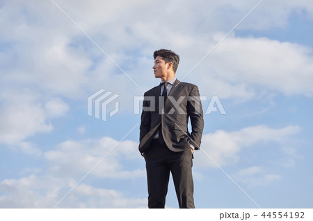 20代 会社員 韓国人 44554192